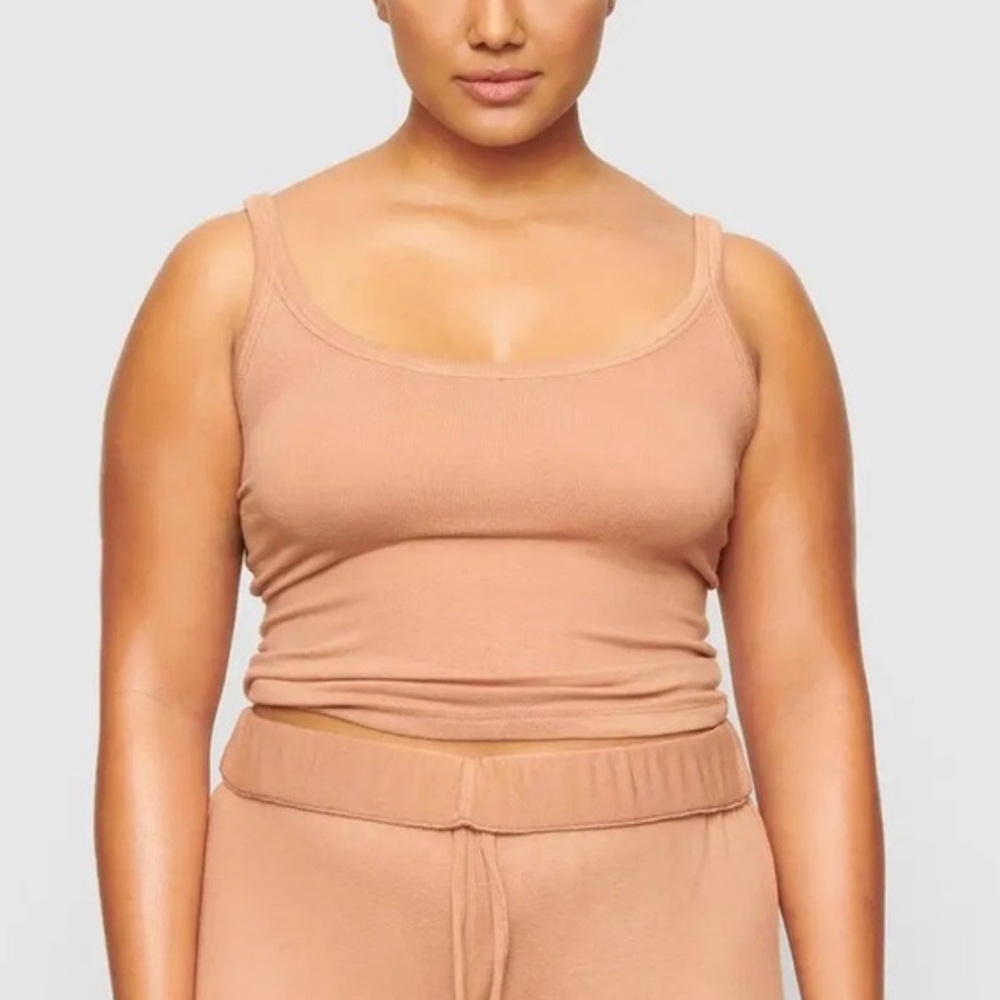 NWT SKIMS Ultra Soft Tank in Sedona - Picture 2 of 5